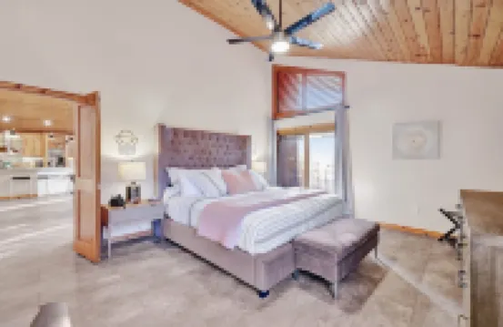 Designer Mountain Chalet • 1 Acre • Dual Primary Suites • Game Room • Sleeps 12