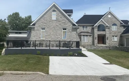 Waterfront Retreat - Romantic Get-away - Executive Travel (Lake Erie) Отели в г. Monroe County