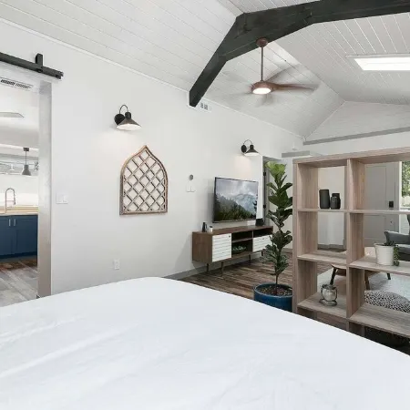Adorable Modern Guesthouse - West Downtown Boise