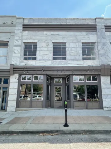 Upscale Downtown Luxury Penthouse with PARKING