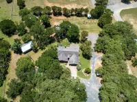 Tiny Home in Canyon Lake 5 mins to Lake & River, Prime Area, Pet Friendly! - Apartments