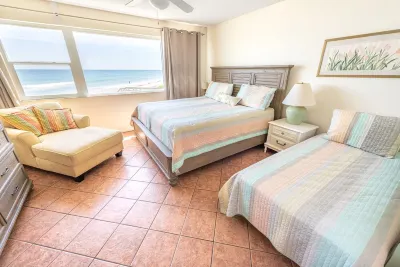 Ocean Front Complex -beautiful Ocean Views! Can't Get Any Closer To The Ocean!