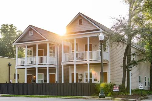 Condo located downtown Aiken that's only a 5-minute walk to the Alley!