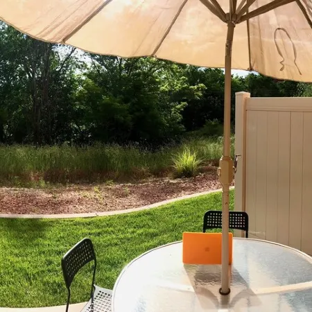 Work/Vacation Townhouse #1 - 3 bdrm / 2.5 bath Ensuite