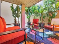 Celebrity Owned, 1800 sq. Feet, 3 Bdrm./2.5 Bath Art Filled Beachfront Property. Hotels in Solana Beach