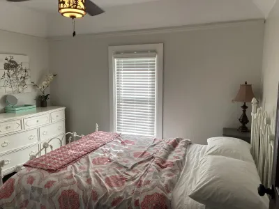 Downtown Lake Geneva Wisconsin Charm Sleeps10