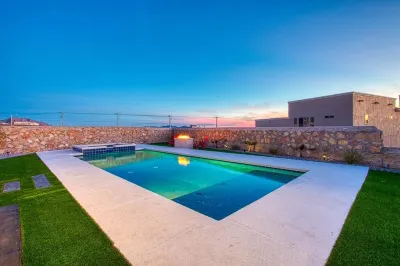 Miami Style Pool House