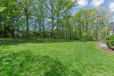 Modern Comfort Meets Relaxation- Spa Style Master with a Jacuzzi& Outdoor Oasis