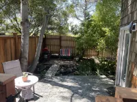 Sweet Studio, Private Patio. Close to park, disc golf, tennis, etc.  30 day min.