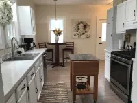 Pet friendly remodeled bungalow home just two blocks from Washington Park.