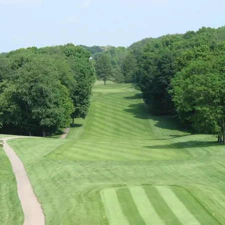 Apple Valley Lake, Pool and Beaches! Guest passes available for a small fee! Отели в г. Ховард Тауншип