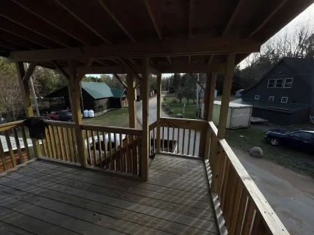 Adirondack Retreat w/Kayaks, Direct Snowmobiling & Atv, Trailer Parking, WiFi