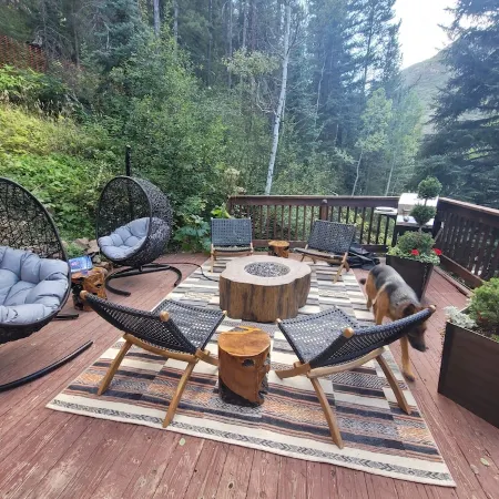 Vail - 2 Guests - Private Studio w/ Queen Bed - Pet Friendly!