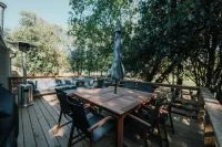 Stylish Hill Country cottage 3 blocks to Main Hotels near Patrick Heath Public Library
