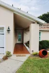 Modern Heater pool house tampa. Close to the park and zoo