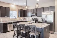 Like New Home Private pool ,New furnishings, 20 mins to State Farm stadium