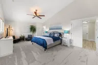 Your home away from home...recently renovated, sleeps 9-10!