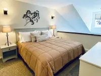 SKI-IN, SKI-OUT LOFT! IN the HEART of JIMINY PEAK VILLAGE! LIFT and MT. VIEWS!
