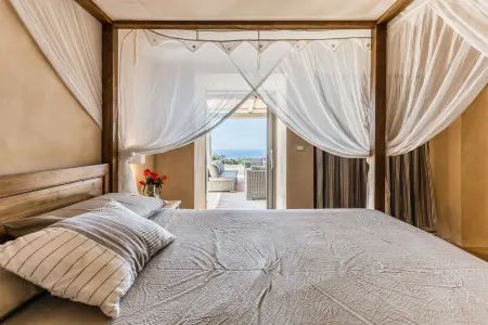 New structure with 3 dammusi, infinity pool and breathtaking sea view