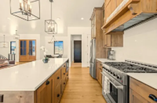 Modern Mountain 5Br Near Town and Targhee Shuttle