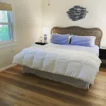 Newly renovated home just steps from the beach! - 4-Sterne