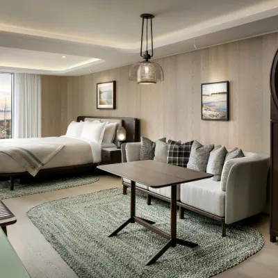 Muir, a Luxury Collection Hotel, Halifax Отели рядом с достопримечательностью «Арена «Скотиабанк-Сентер»»