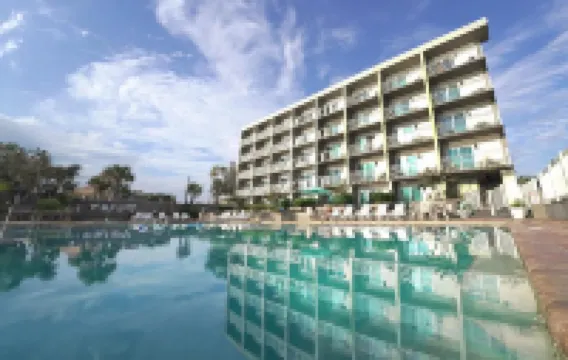 伯德沃克旅館&套房酒店