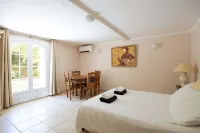 Charming Villa in the South of France with Private Pool and Gardens