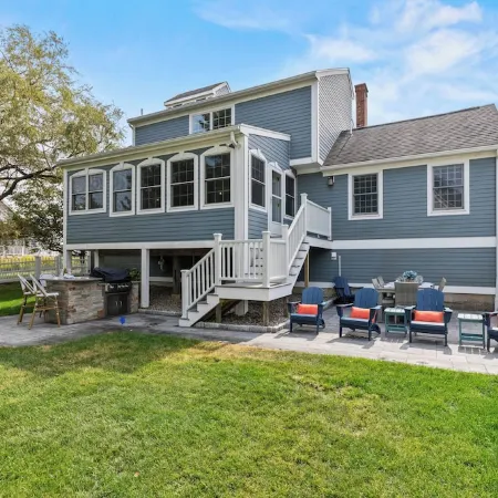 Ocean View Family Home, Game Room, Walk to Beach & Nubble Lighthouse!
