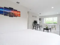 Hot Spa - Super Clean - 8 M Drive to Beach, Restaurants, Nightlife Hotels in Lighthouse Point