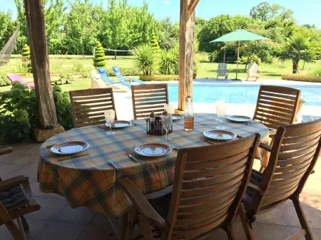 Cosy one bedroom Gite, with Pool. MADIRAN