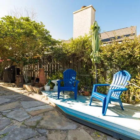 Beachy Getaway–Cozy, Clean & Equipped w/ All Essentials! Relax, Enjoy & Refresh!