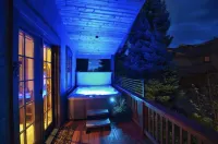 Huge 5 Bd Dog Friendly, Hot Tub, New Back Deck!