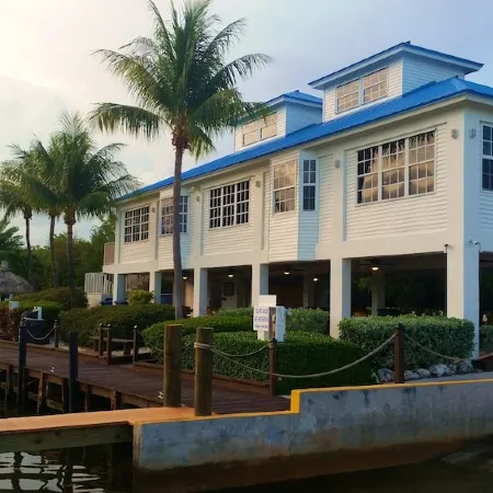 Ocean Front Private Beach, Pool/Hot Tub, Pool Bar, Marina with Cafe