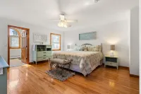York Beach Getaway (Razzle Dazzle House)