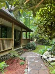 Blue Ridge Parkway Lodge:Chef kitchen, Fenced Playground&Yard, Hottub, 5bedrooms Hotels near Thunder Hill Overlook