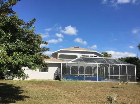 Villa Camellia 5bed/4.5 bath with private pool and golf course view