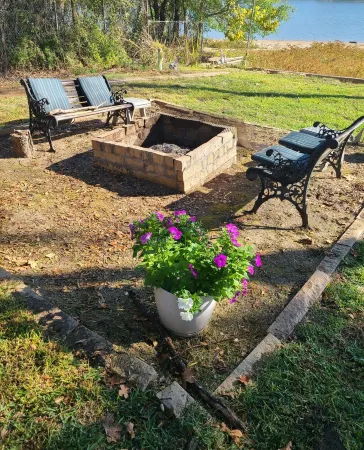 Beautiful Cabin for Two on Cedar Creek Lake