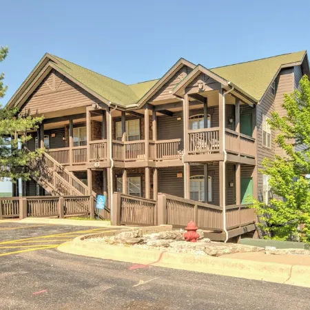 Escape to a Lakeview Family Condo, Walk-in, Sleeps 9, Pools, Silver Dollar City