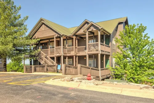 Large or Multi Family Alert- Lakeviews-Sleeps 9-Next to Pools- Sdc