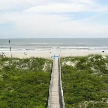 Cozy First Floor 2 Bedroom Condo Close To The Beach!