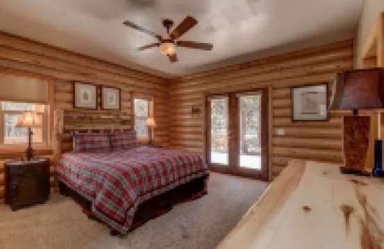 Spacious 4Br Cabin Near Zion · Stargazing Deck, Trails, Pool Table & Family Fun