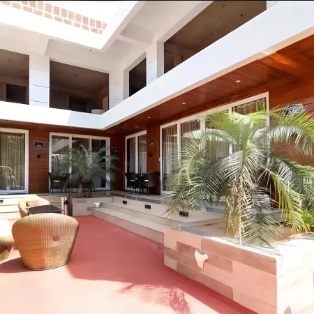 Shivers Oasis Luxury Rooms
