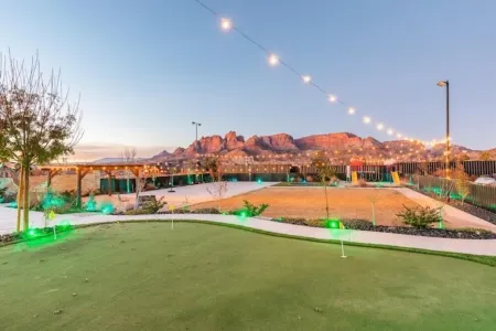 Zion Vista 7BR/5.5BA Poolside Manor Near Zion: Sauna, Hot Tub, Golf, Gym