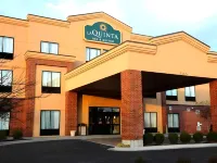 La Quinta Inn & Suites by Wyndham Springfield Airport Plaza Các khách sạn ở 