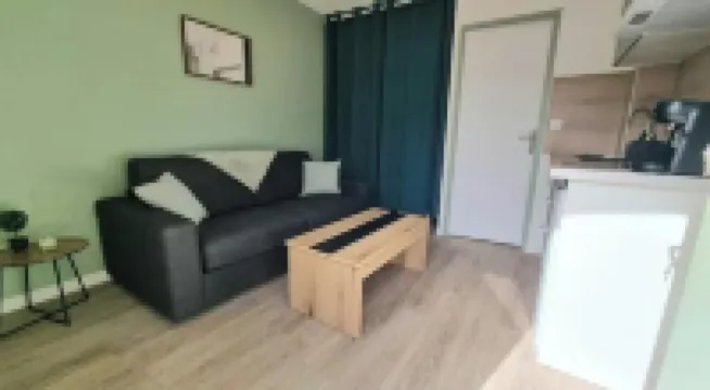 PLEASANT LITTLE STUDIO IN SAINT-RAPHAËL