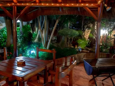 La Mer Guesthouse Отели в г. Порт-Элизабет