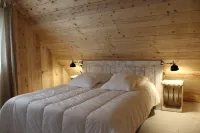 Chalet "le suc" Free Wifi, Heating Included Hotels in Murol