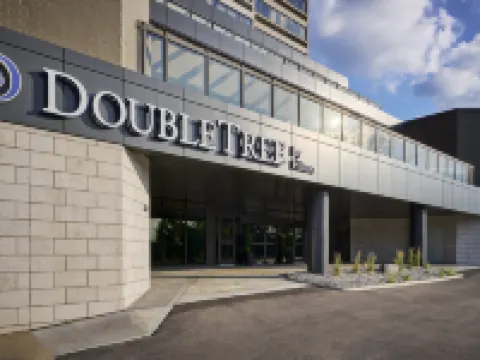DoubleTree by Hilton Windsor Hotel and Suites Hotels in Windsor