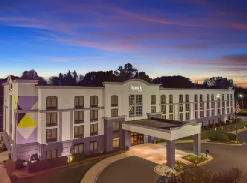 Spark by Hilton Charlotte Tyvola I-77 Hotels near Park Square
